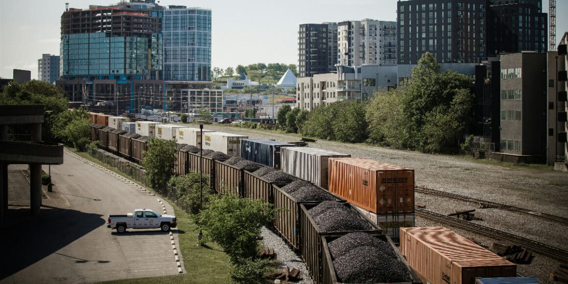 Maximizing Efficiency: The Role of Boxcar Loading and Unloading Services