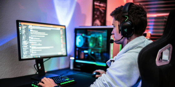 What are the Key Benefits of Integrating Hubspot with Discord?