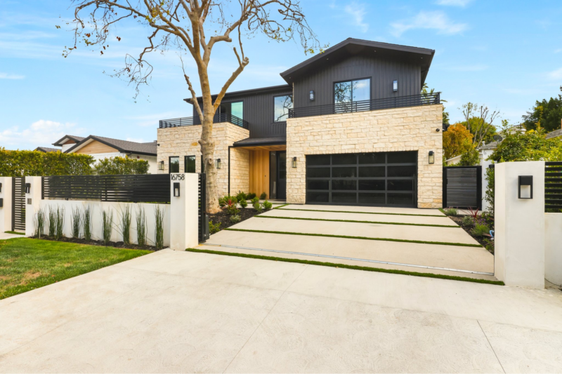 Realtor Barak Unveils Luxurious Property at 16758 La Maida St., Encino (3)