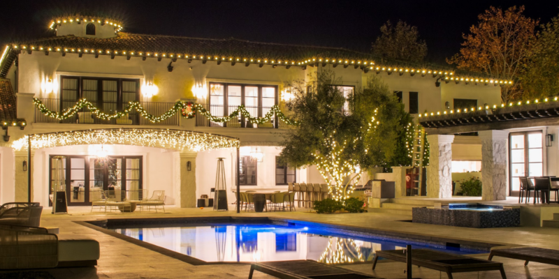 Christmas Brothers A Trusted Name in Holiday Season Lighting (2)