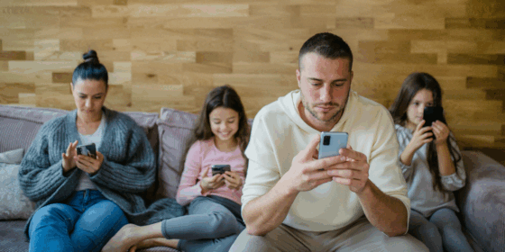 Digital Connection vs. Real Life: Social Media’s True Cost to Personal Bonds