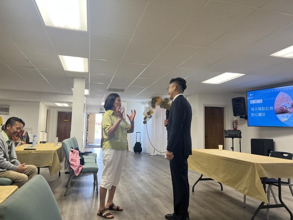 A Life-Changing Hour: Donghui Li’s Wellness Lecture Debunks Diet Myths and Inspires Community