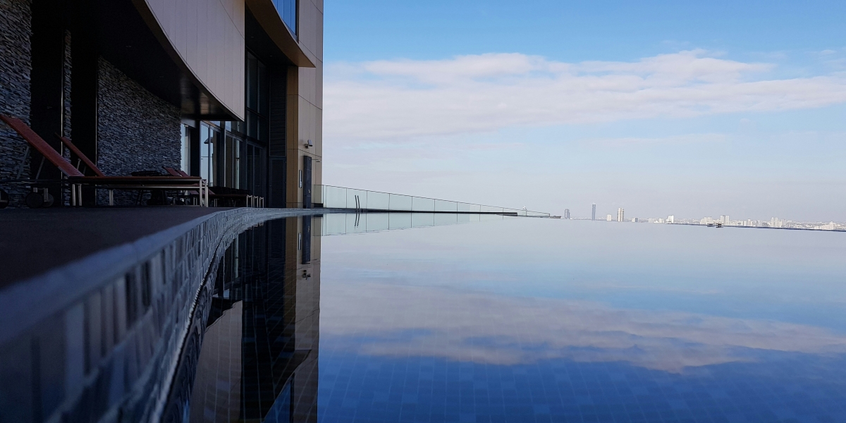 Unveiling the Opulence of Elite Waterfront Homes