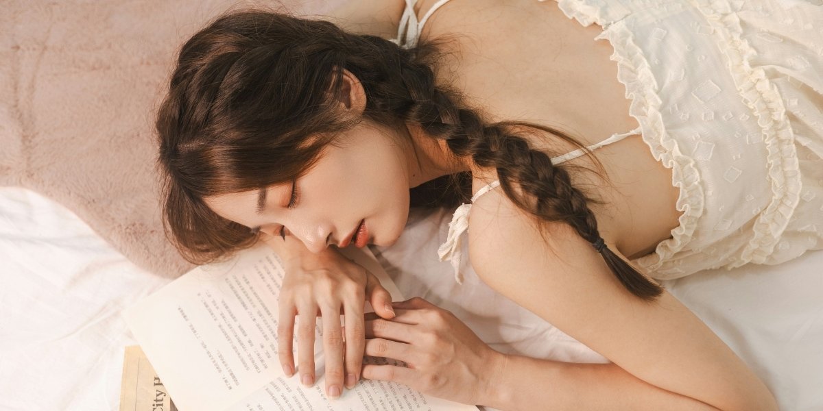 The Appeal of ‘Cozy Fantasy’ Novels: Low-Stakes, High-Comfort Reads