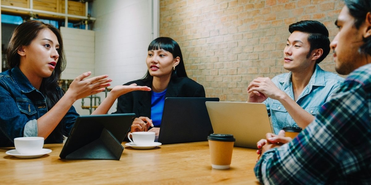 The Impact of Body Language in Sales Psychology