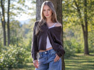 In Conversation With Nelly Opitz and the Rise of Authentic Presence