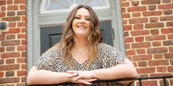 7 Tips for Dressing for Your Apple-Shaped Body Type