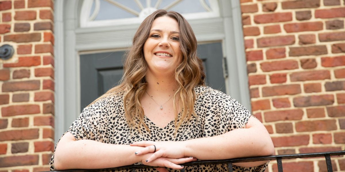 7 Tips for Dressing for Your Apple-Shaped Body Type