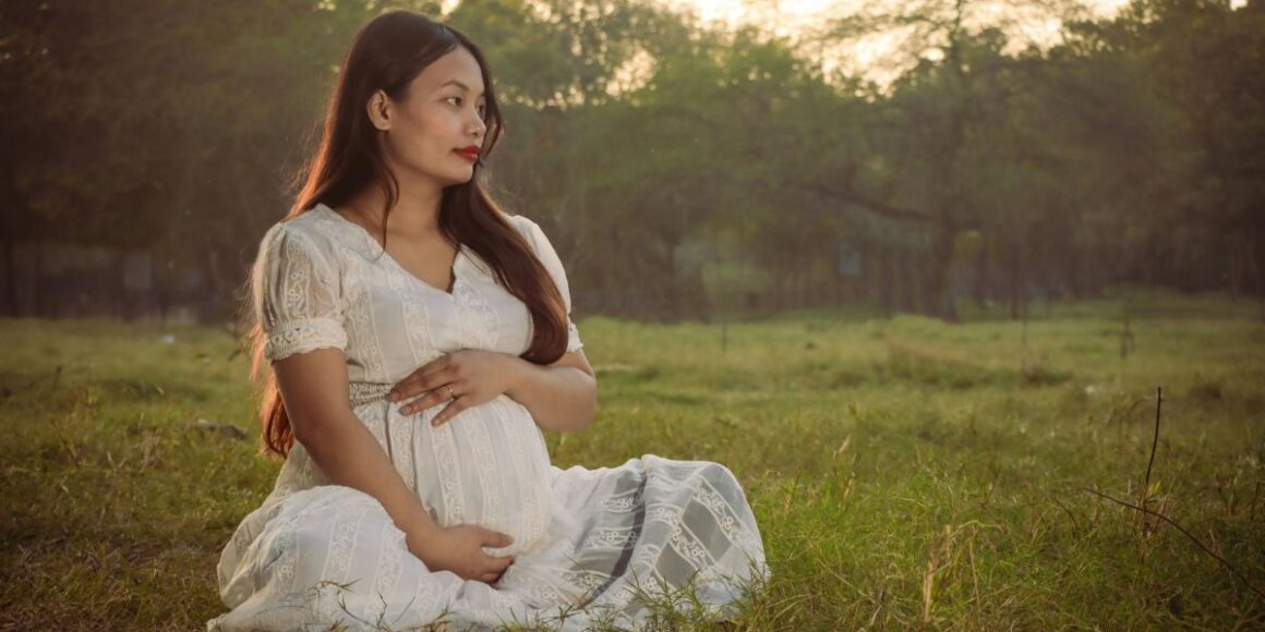 Daily Pregnancy Affirmations: How to Nurture Your Mindset Trimester by Trimester