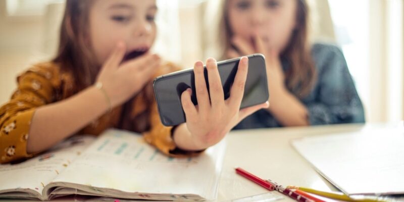 LA Becomes First Major District to Restrict Student Screen Time