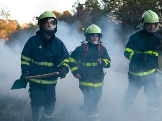 Simi Valley Brush Fire Expands Near Los Angeles County