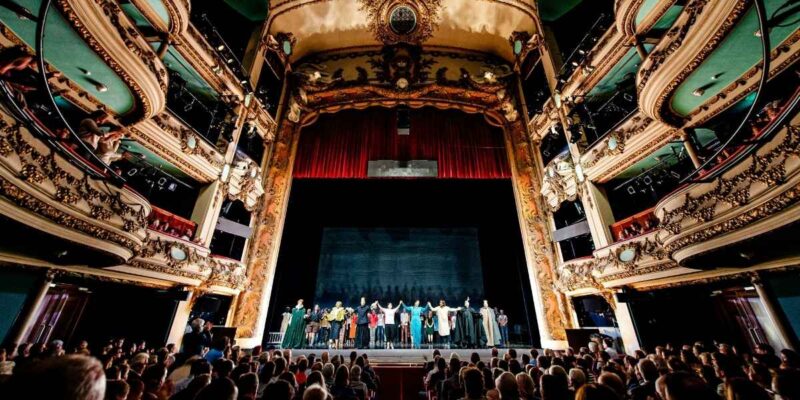 Mamma Mia! 25th Anniversary Tour Opens at LA's Ahmanson Theatre