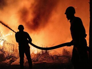 Pointe Fire Burns 52 Acres in Santa Clarita Heat