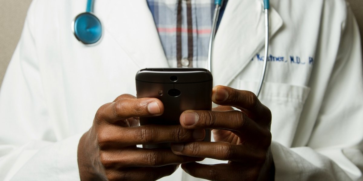 California Lawmakers Examine AI Therapy Rules Under Senate Bill 903