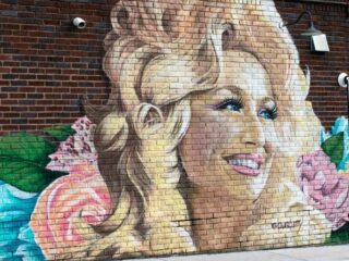 Dolly Parton’s Hollywood Star Becomes LA Memorial