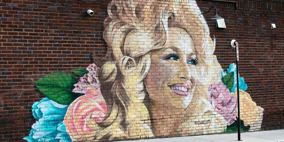 Dolly Parton’s Hollywood Star Becomes LA Memorial