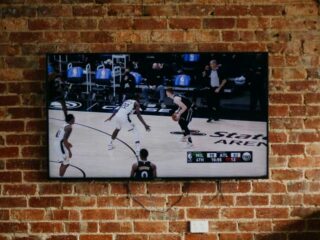 Lakers TV Deal Faces Uncertainty as Spectrum Rethinks SportsNet