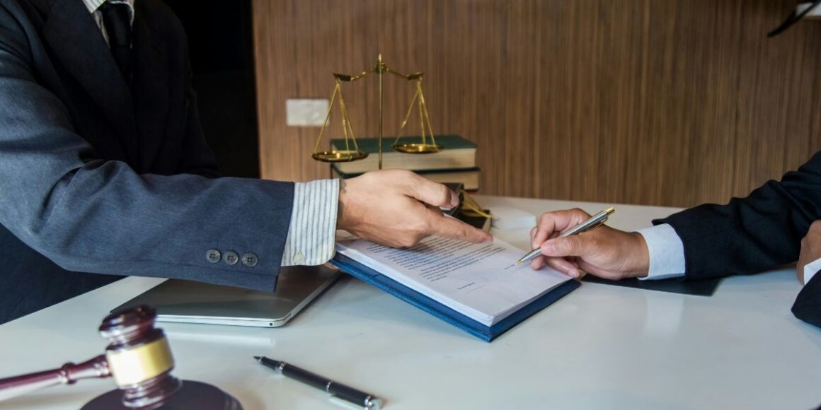 How Former Insurance Defense Attorneys Build Stronger Personal Injury Cases: How to Choose a Personal Injury Lawyer